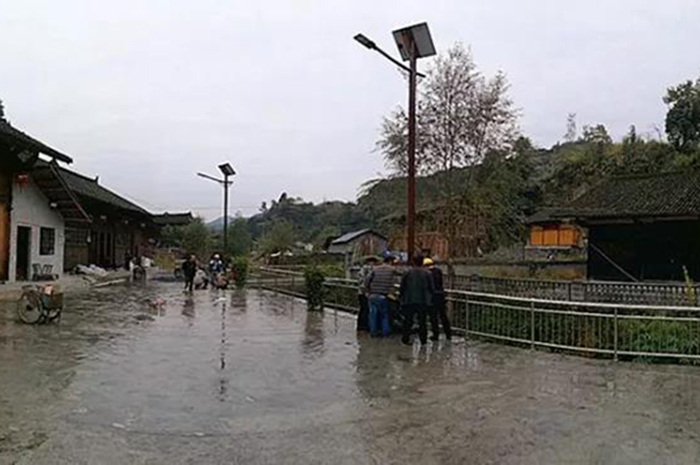 太阳能仿古路灯 仿古太阳能庭院灯 乐竞·体育官方网站太阳能路灯厂家