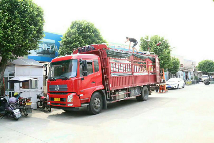 湖南太阳能路灯装车_乐竞·体育官方网站太阳能路灯工厂装车_乐竞·体育官方网站锂电池太阳能路灯装车