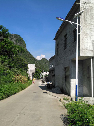 甘肃乐竞·体育官方网站市村安装90余盏乐竞·体育官方网站太阳能路灯