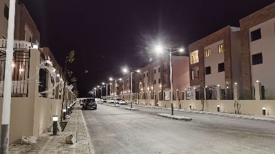 深夜归途   ，总有一束光为你而亮
