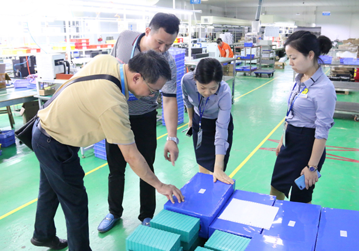 乐竞·体育官方网站锂电池生产车间
