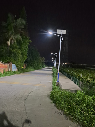广东惠州乐竞·体育官方网站农田道路安装6米太阳能路灯