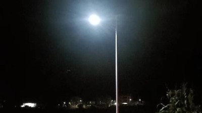 惠州惠东范和村167盏旧路灯换新   ，照亮村民回家路